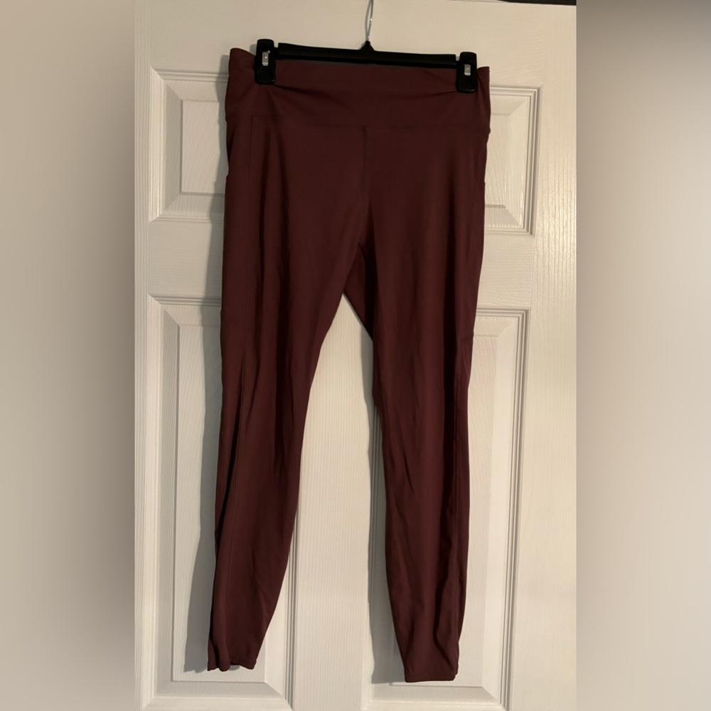 Vuori Stride Legging in Chestnut Size Medium